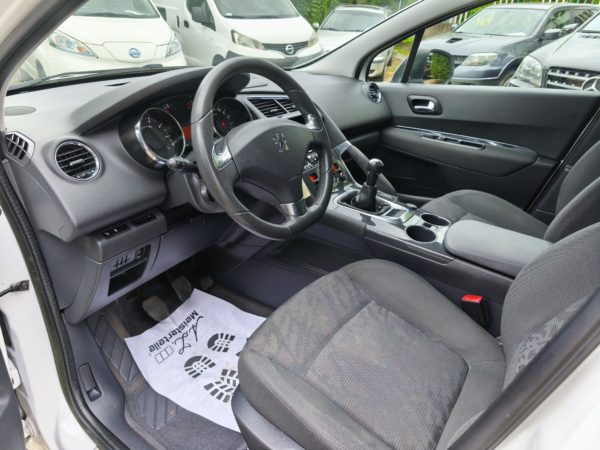 PEUGEOT 3008 1.6 VTi Style - Image 2