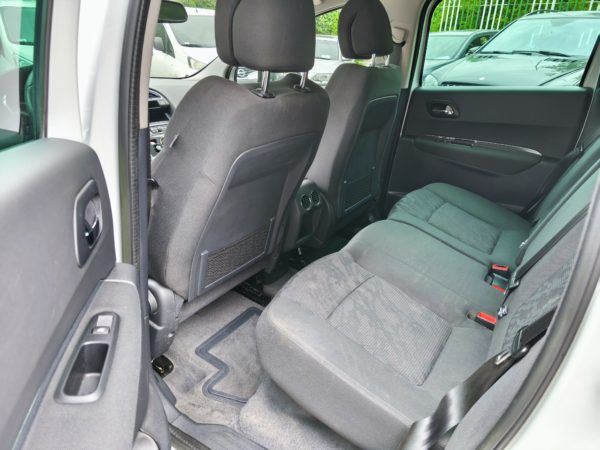 PEUGEOT 3008 1.6 VTi Style - Image 3