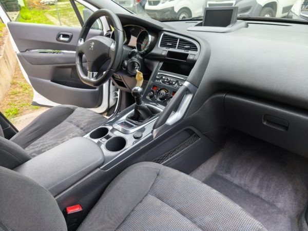 PEUGEOT 3008 1.6 VTi Style - Image 5