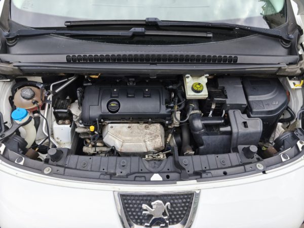 PEUGEOT 3008 1.6 VTi Style - Image 6