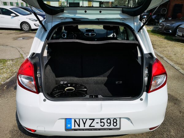 Renault Clio 1.5 dCi Expression - Image 8