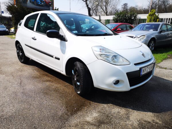 Renault Clio 1.5 dCi Expression - Image 9
