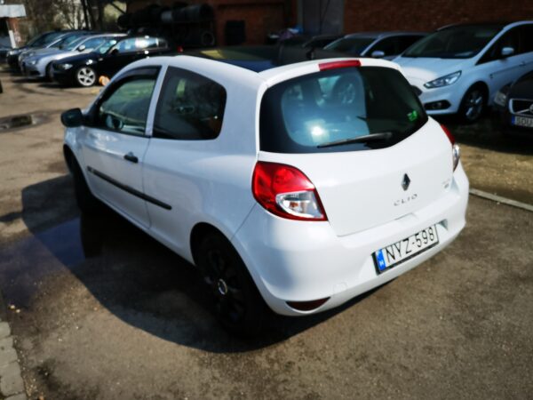 Renault Clio 1.5 dCi Expression - Image 7