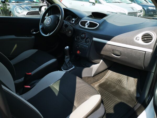 Renault Clio 1.5 dCi Expression - Image 5