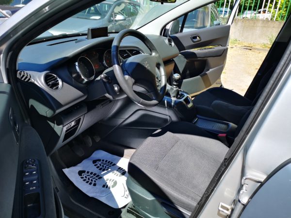 PEUGEOT 5008 1.6 HDi Business Edition (7 SZEMÉLYES) - Image 2